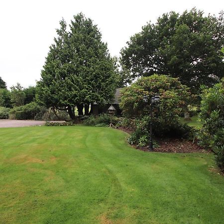 Serene Countryside Home With Manicured Gardens 스톤하븐 외부 사진