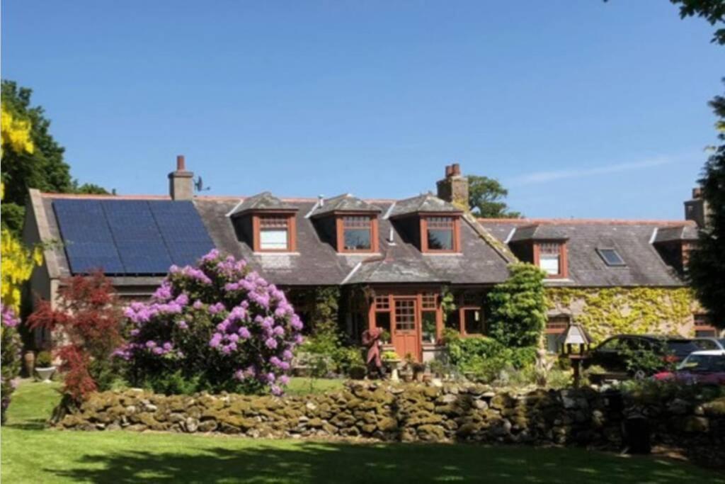 Serene Countryside Home With Manicured Gardens 스톤하븐 외부 사진