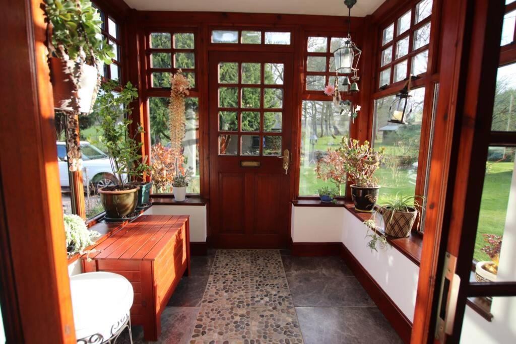 Serene Countryside Home With Manicured Gardens 스톤하븐 외부 사진