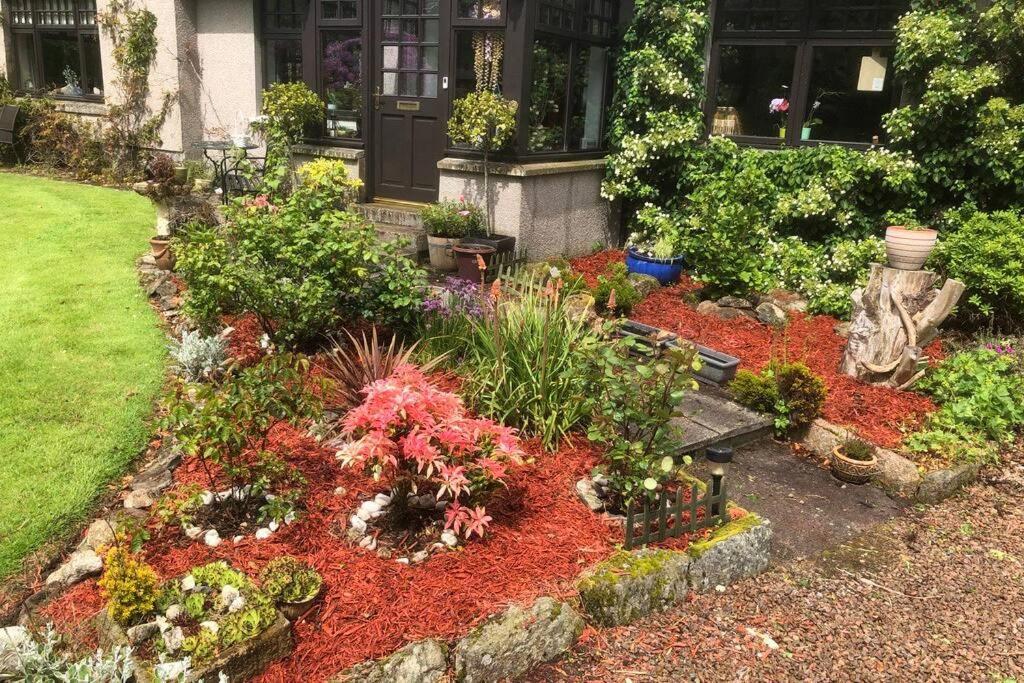 Serene Countryside Home With Manicured Gardens 스톤하븐 외부 사진